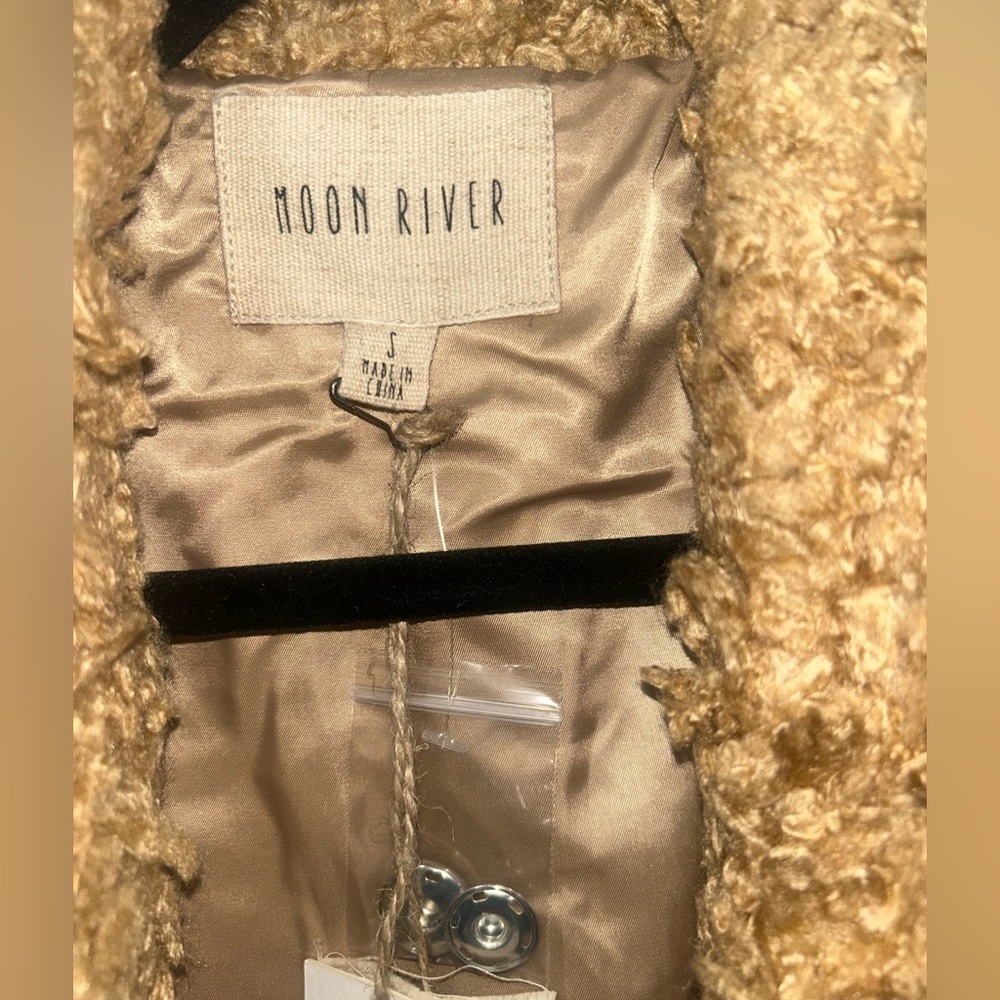 MOON RIVER ANTHROPOLOGY Peak Collar sherpa Tan Coat Size S - Picture 5 of 8